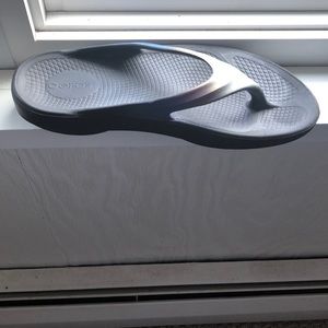 Oofos Oolala Luxe Flip Flop Sandal